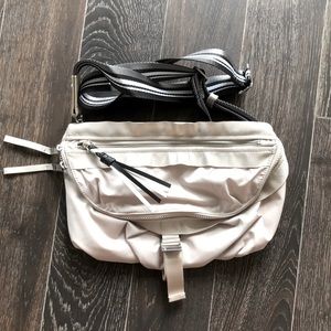 Lululemon Ho Lightly Bag